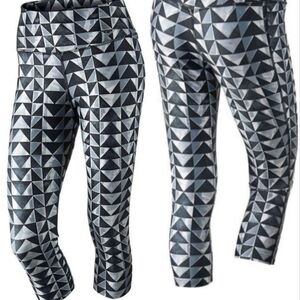 Nike Legend 2.0 London Diamond Dri-Fit Capri Tights Pants Size XS